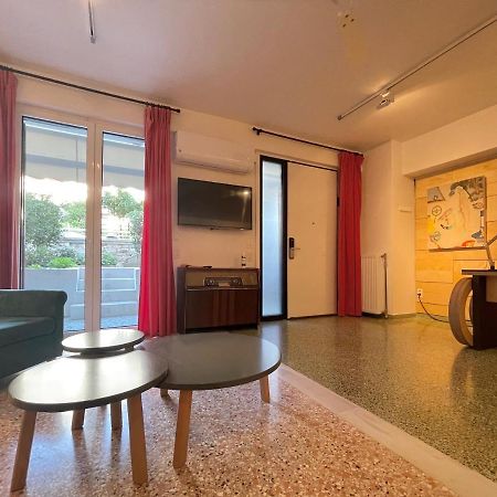 דירות אתונה Vouliagmeni Art Micro Loft מראה חיצוני תמונה
